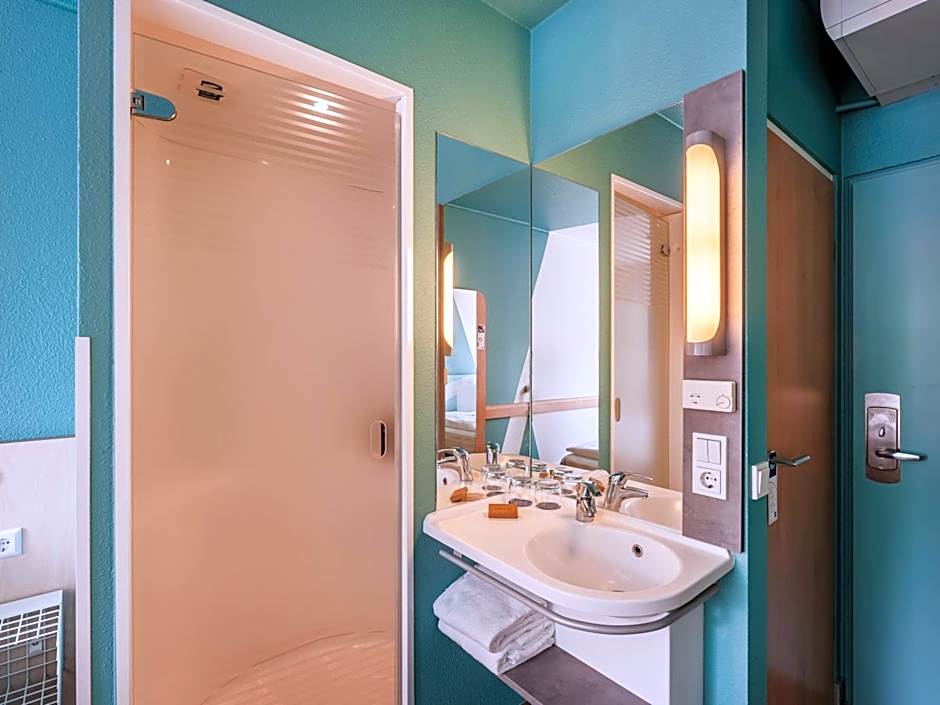 B&B HOTEL Freiburg-West
