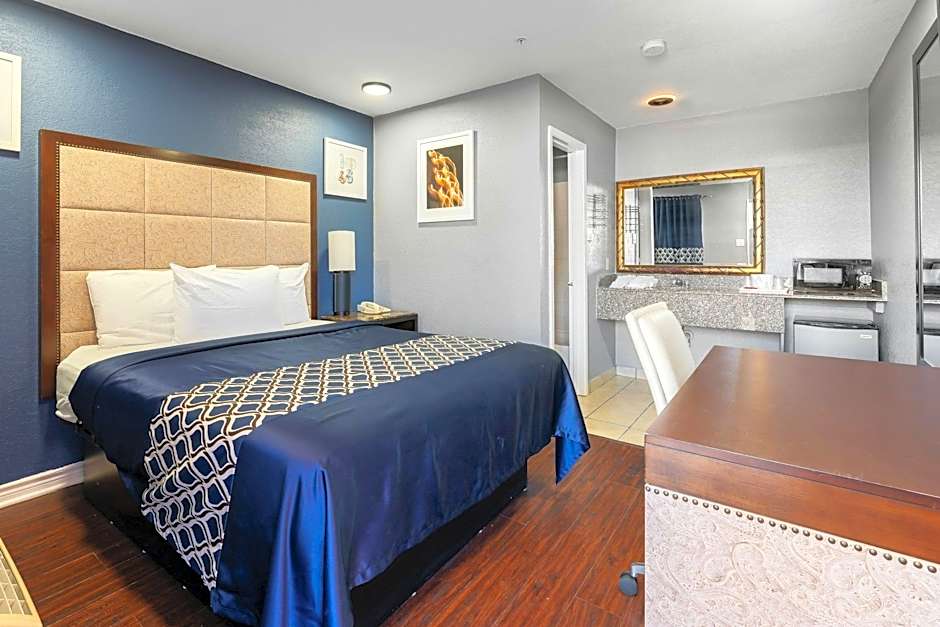 Golden Inn Dallas by Hotel O