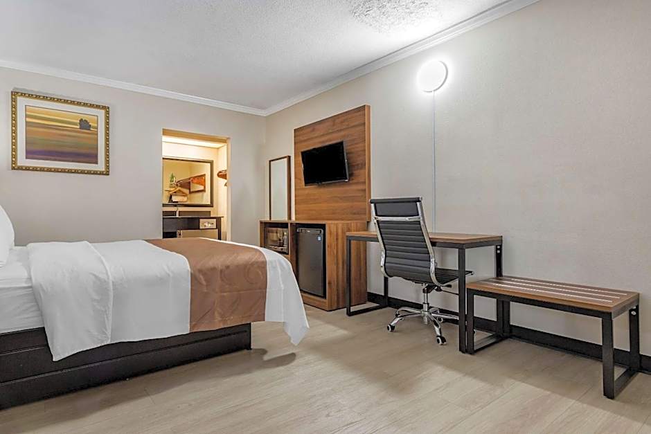 Quality Inn & Suites Ft. Jackson Maingate