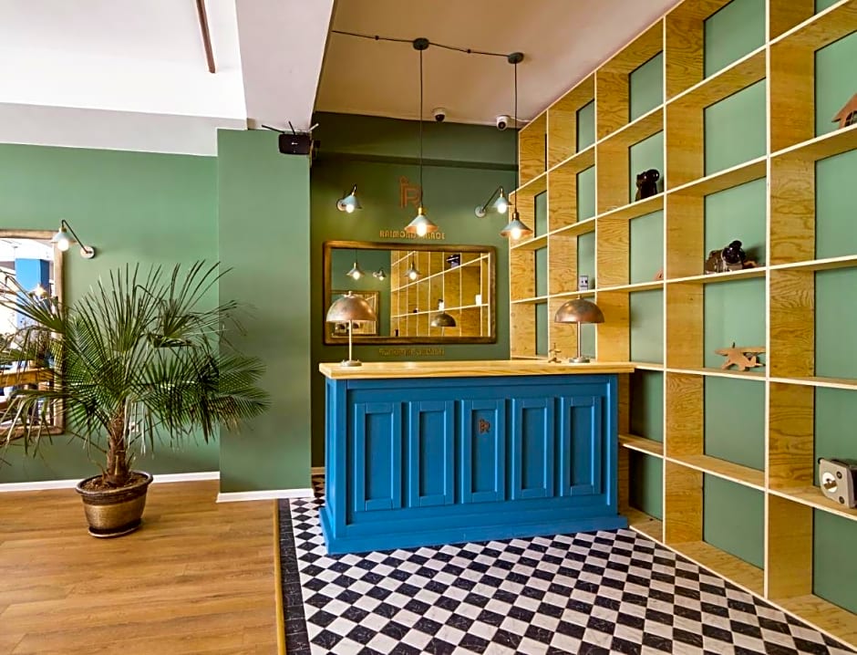 Raimond Palace Hotel