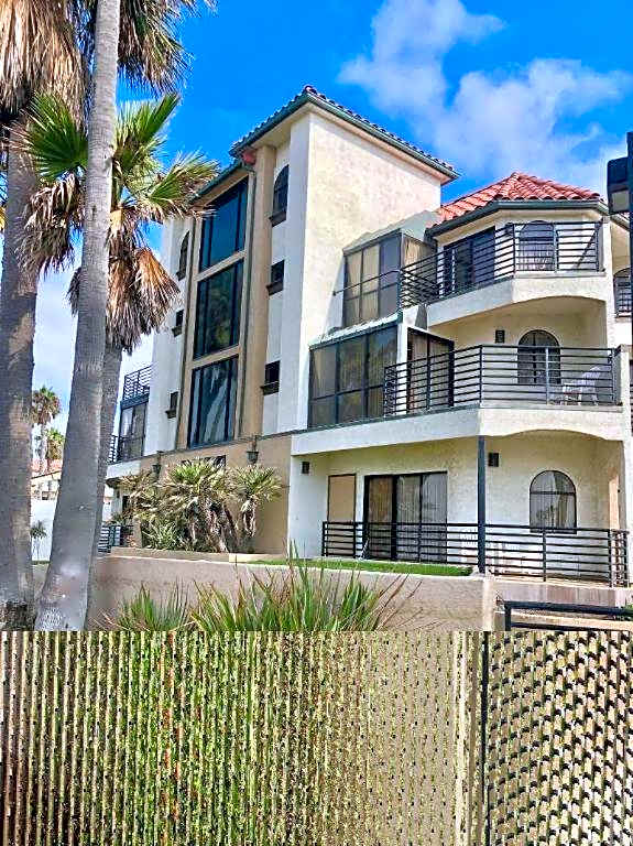 HUNTINGTON BEACH INN