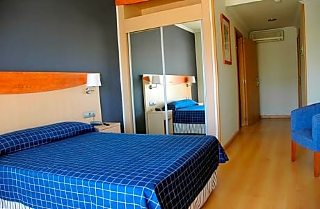 Twin/Double Room Single Use Room Only