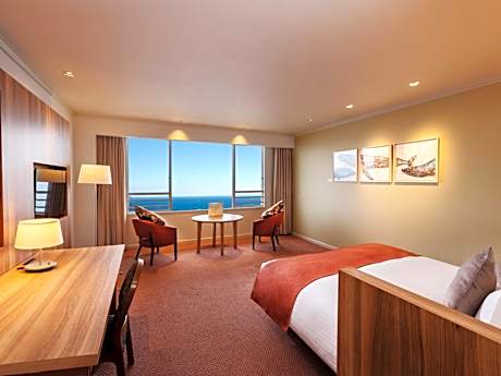 HORIZON Deluxe King Room - Non-Smoking