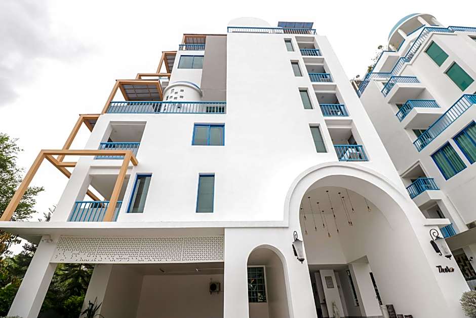 Costa Village Jacuzzi Bangsaray