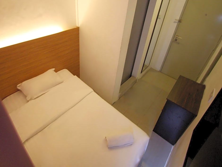 Place2Stay Airport Hotel