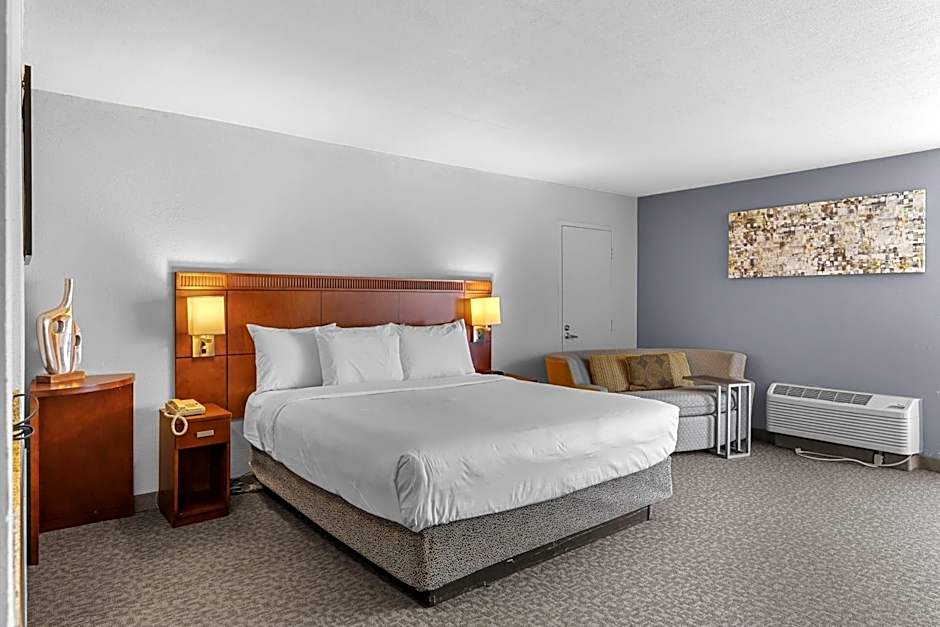 Photo 1 of 11 of King Suite - Non-Smoking