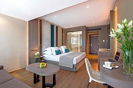 Family Room with Inland View (2 Adults + 2 Children)