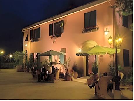 Country Hotel & Resort I Calanchi                                                           