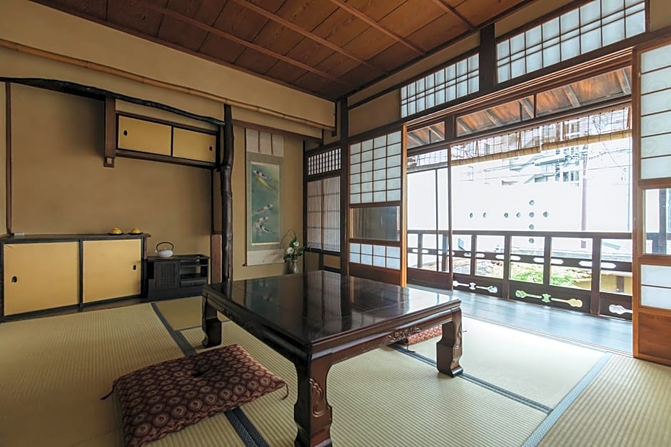 National important Cultural Ryokan TOSHIHARU