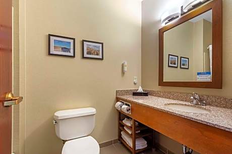 King Suite - Non-Smoking