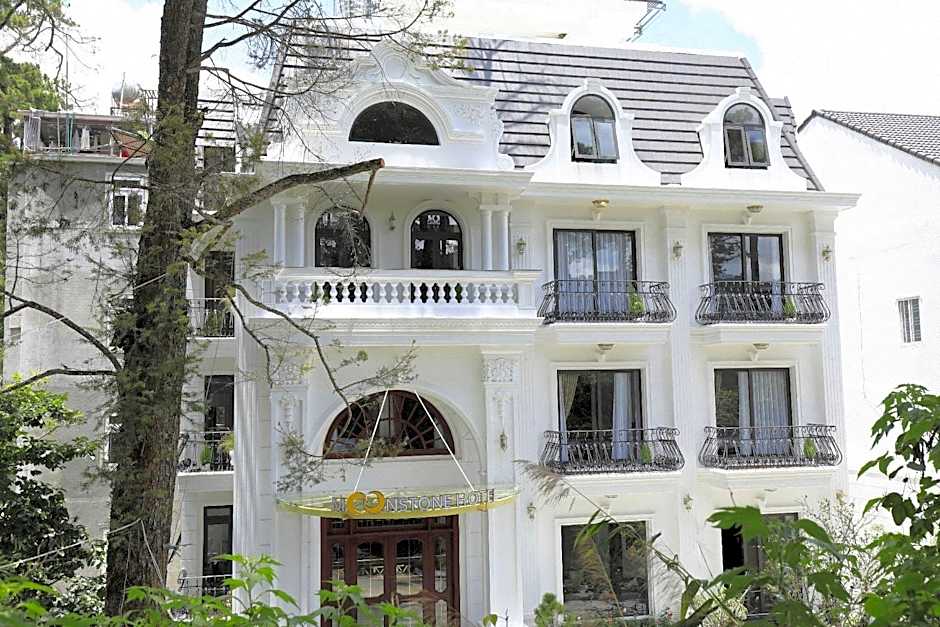 TTR Moonstone Apart Hotel