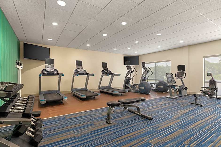 Holiday Inn Express and Suites Staunton By IHG