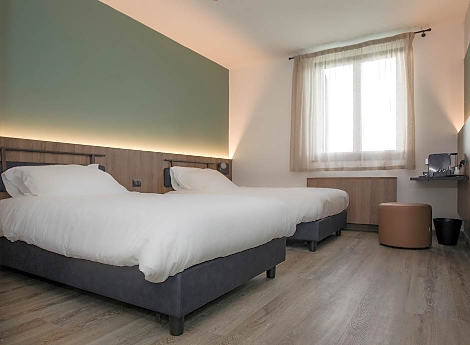 Moody smart & comfy Hotel