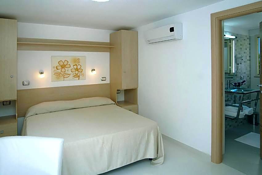 Photo 1 of 6 of Double Room