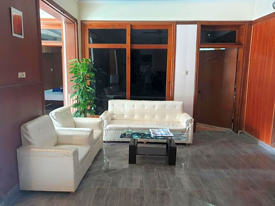 Hotel Sareena Residence