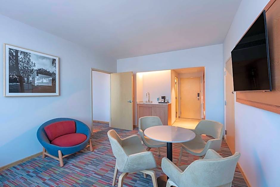 Hilton Garden Inn Guadalajara Airport