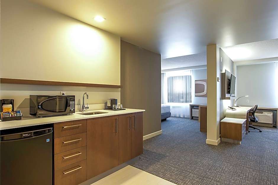 Courtyard by Marriott Montreal West Island/Baie D'Urfe