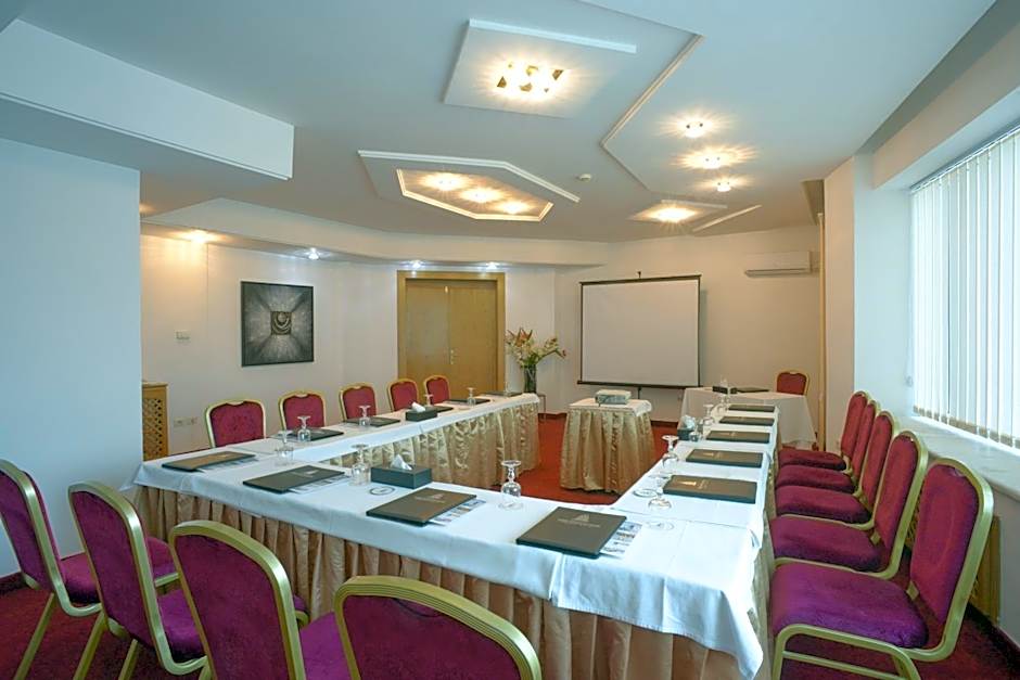 The Penthouse Suites Hotel