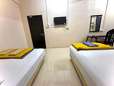 Deluxe Twin Room Type A