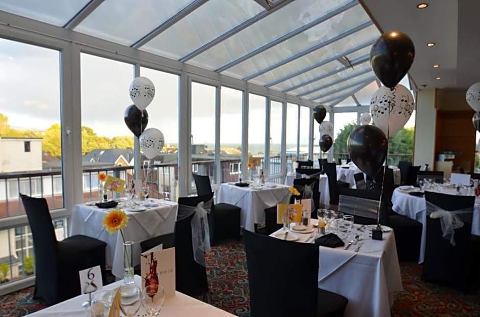 The Riviera Hotel & Holiday Apartments