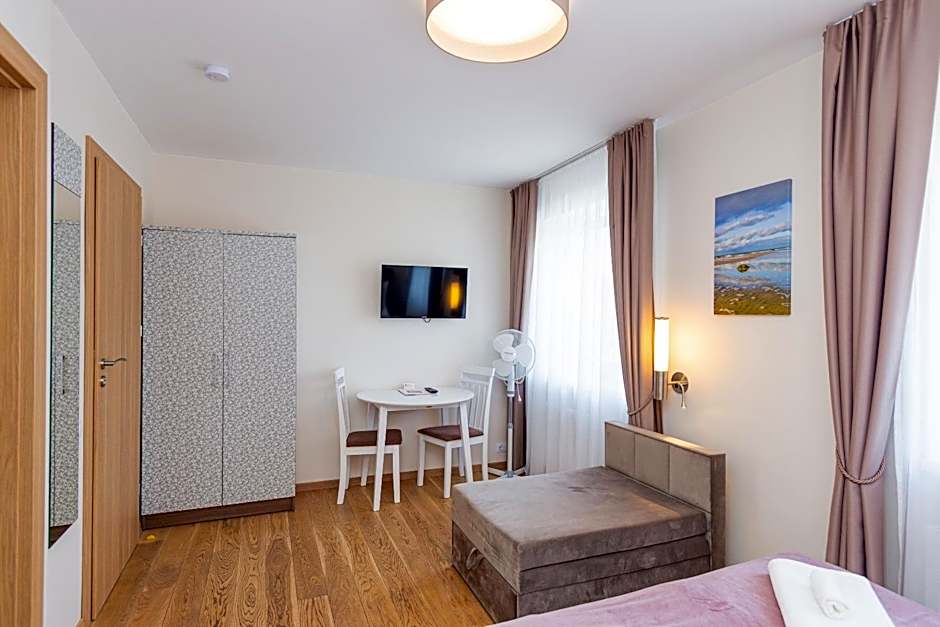 1912 Bed & Breakfast