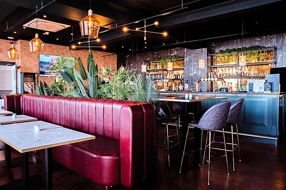 San Clu Hotel, Bar & Brasserie