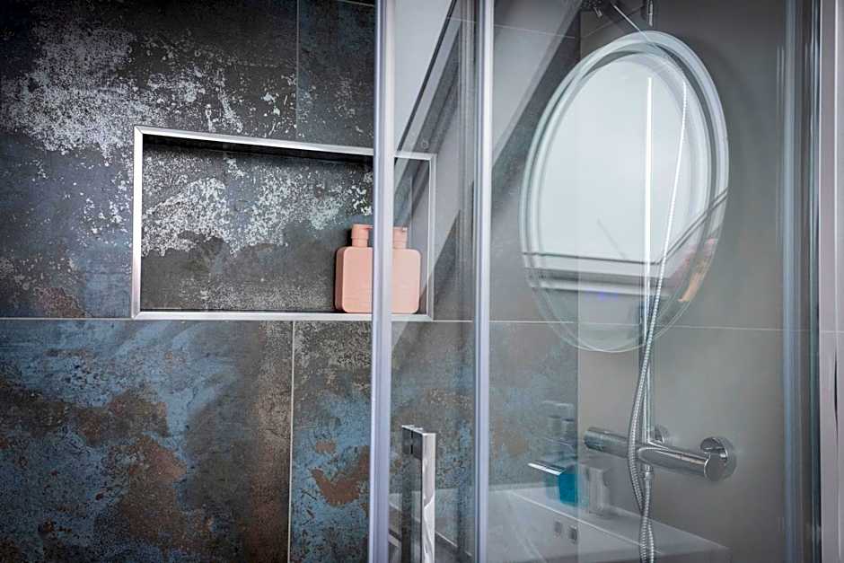 Luxurious London Studios