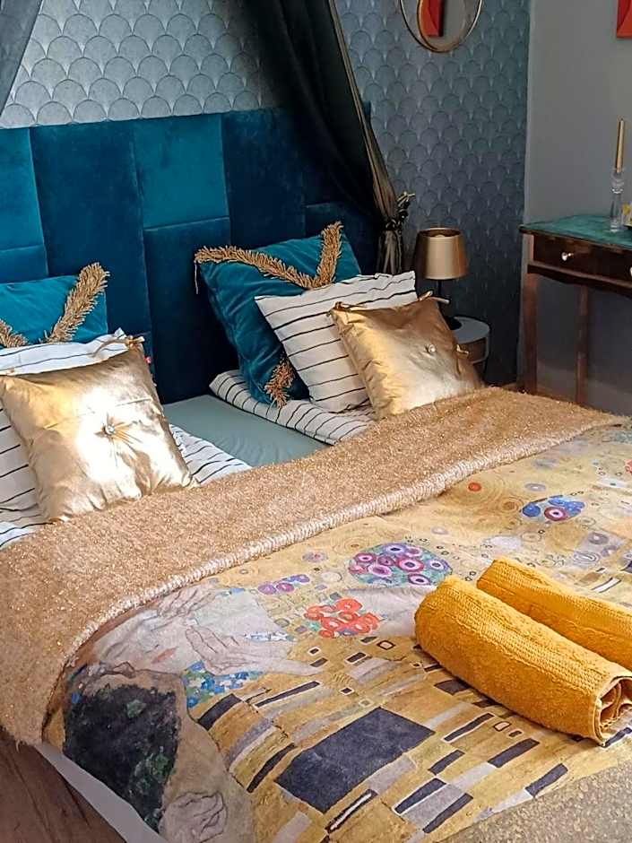 Gold room
