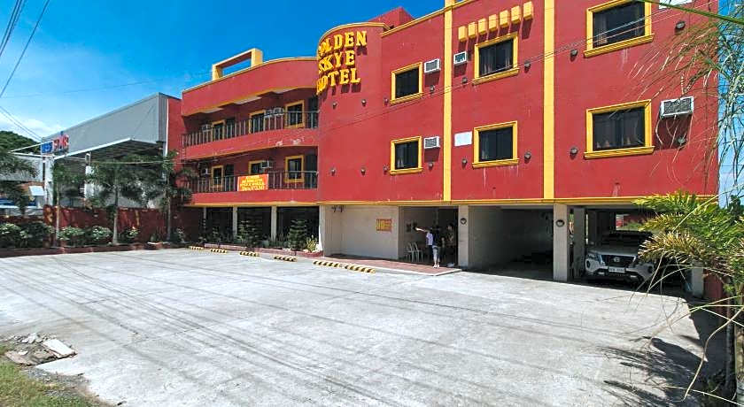 RedDoorz @ Golden Skye Hotel Guagua