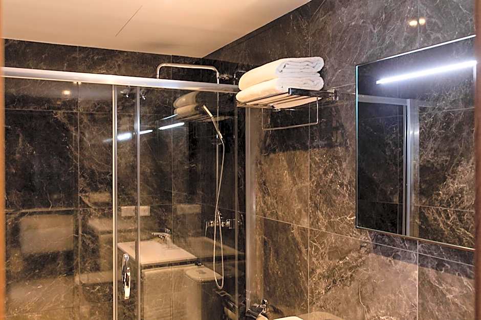 Ramirez Flats Valencia