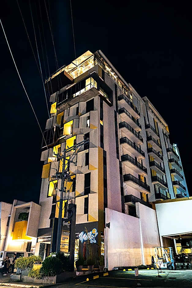 Photo 1 of 50 of Yello Hotel Cebu