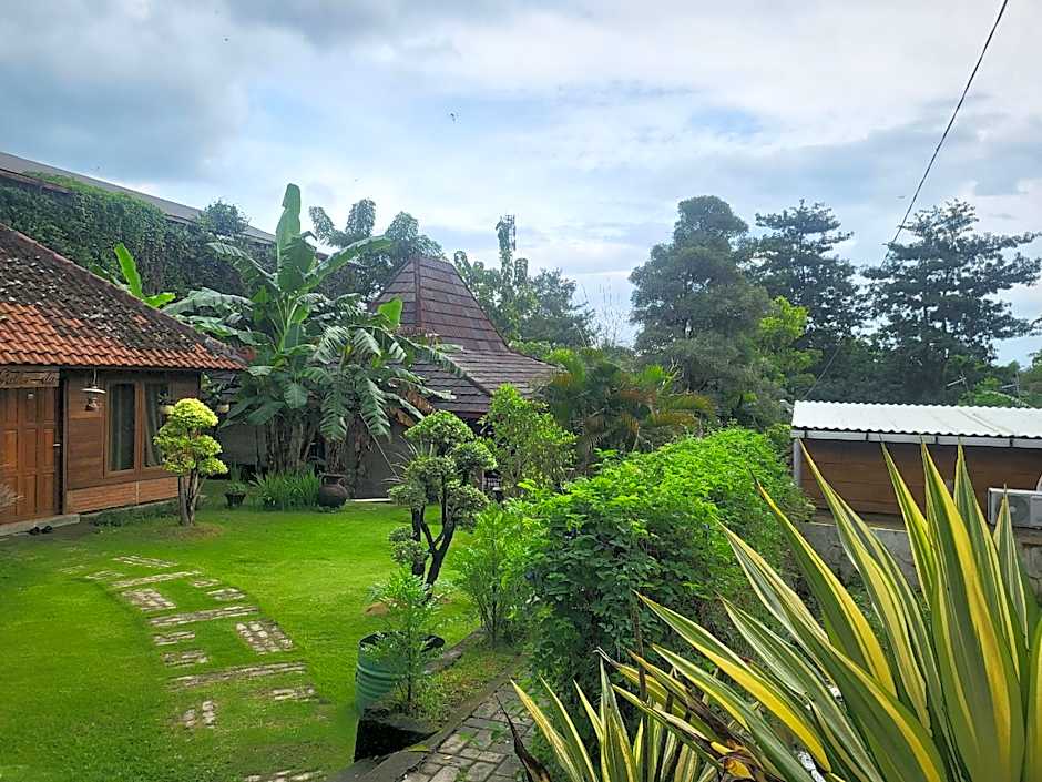RedDoorz Syariah Near Wisata Durensewu Pandaan
