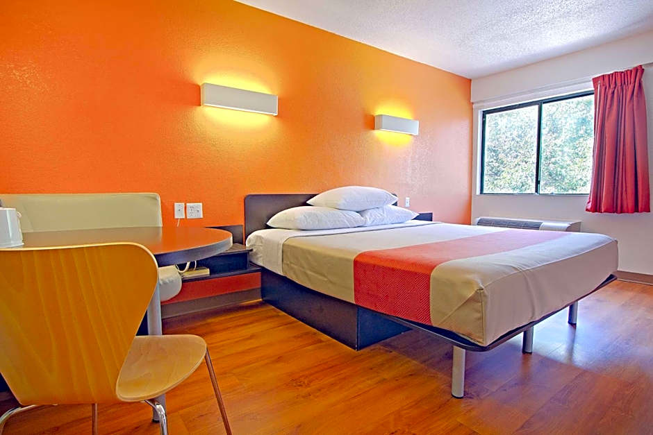 Motel 6-East Brunswick, NJ