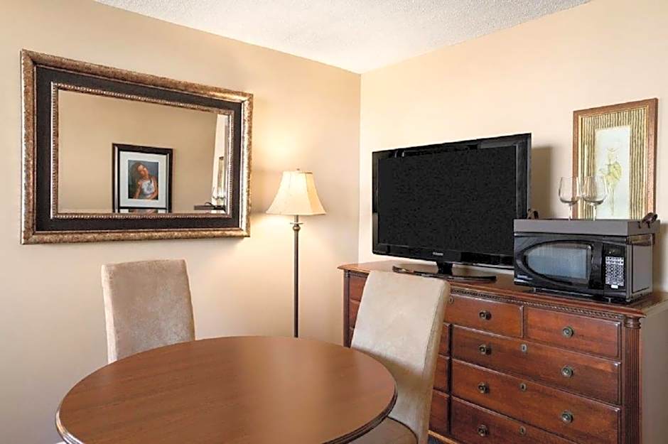 The Senator Hotel & Conference Center Timmins