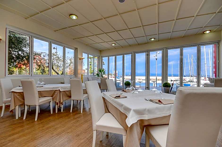 VILLA GARUTI VILLAGE