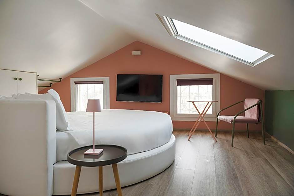 Photo 1 of 5 of Suite