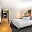 Spark by Hilton Knoxville North I-75