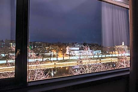 Standard Guest Room with River View