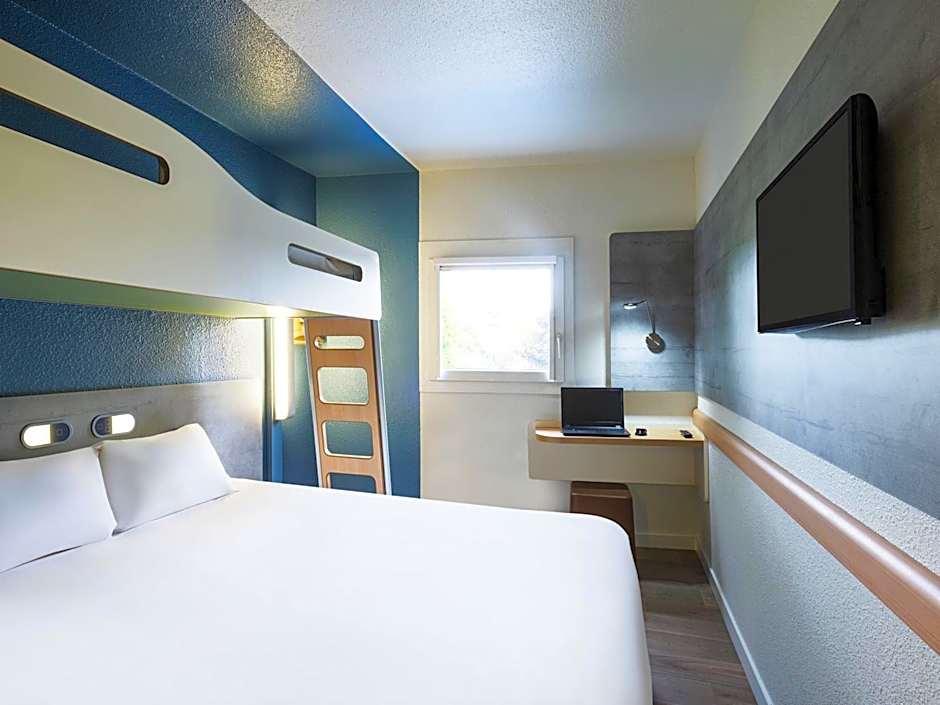 Photo 1 of 7 of Triple Room