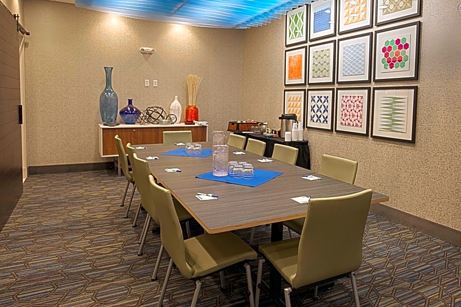 Holiday Inn Express & Suites Boise Airport By IHG