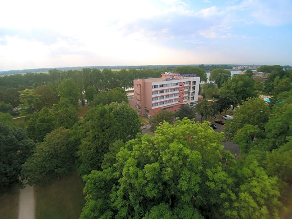 Mercure Mâcon Bord de Saone