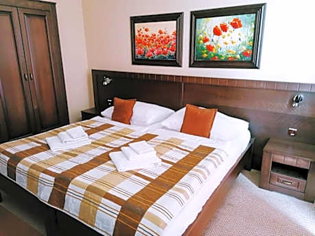 Hotel David with Free Parking