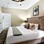Spacious 4BR Luxury Condo Steps to French Quarter