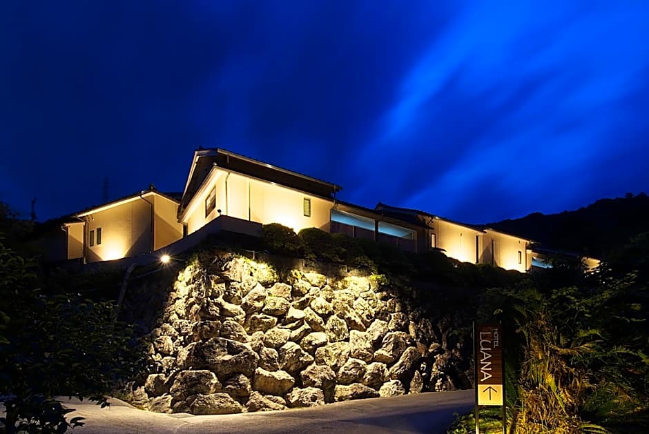 hotelLUANA 18歳未満入場禁止
