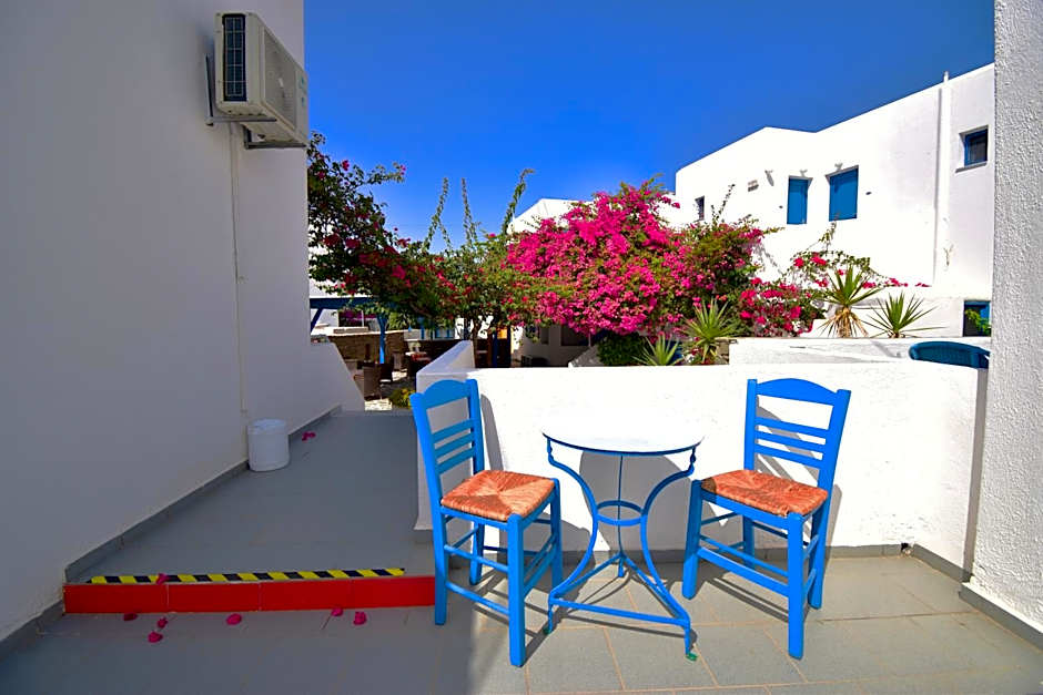 Ayeri Hotel