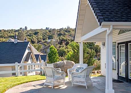 Hounds Tooth Inn