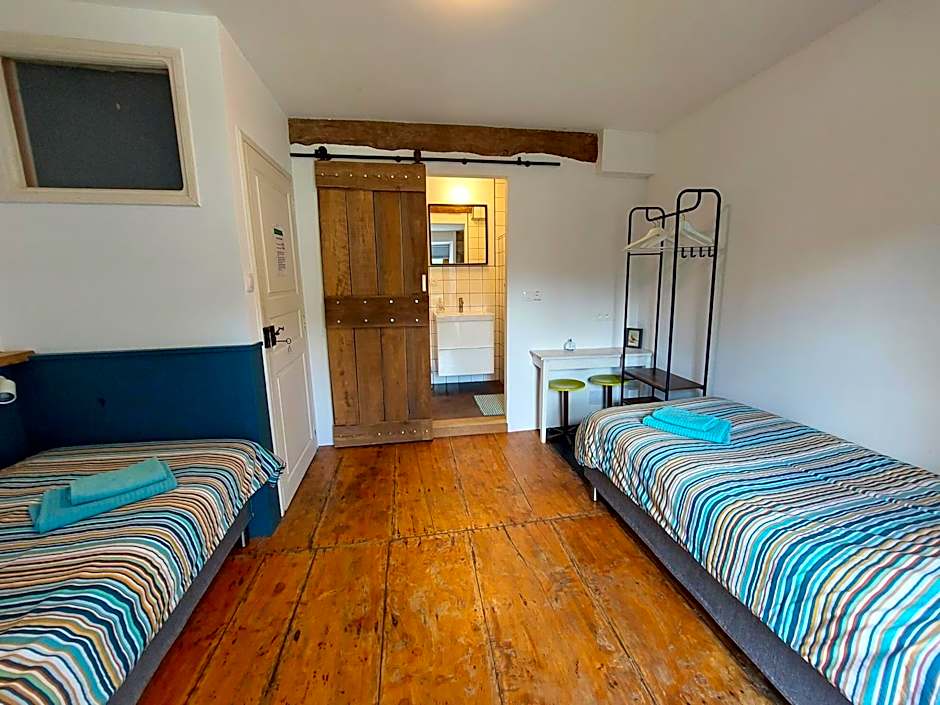 Les Deux Vélos Chambres d'Hotes-Table d'Hotes