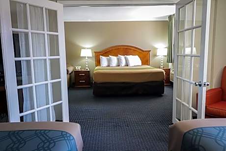 Deluxe Family Suite