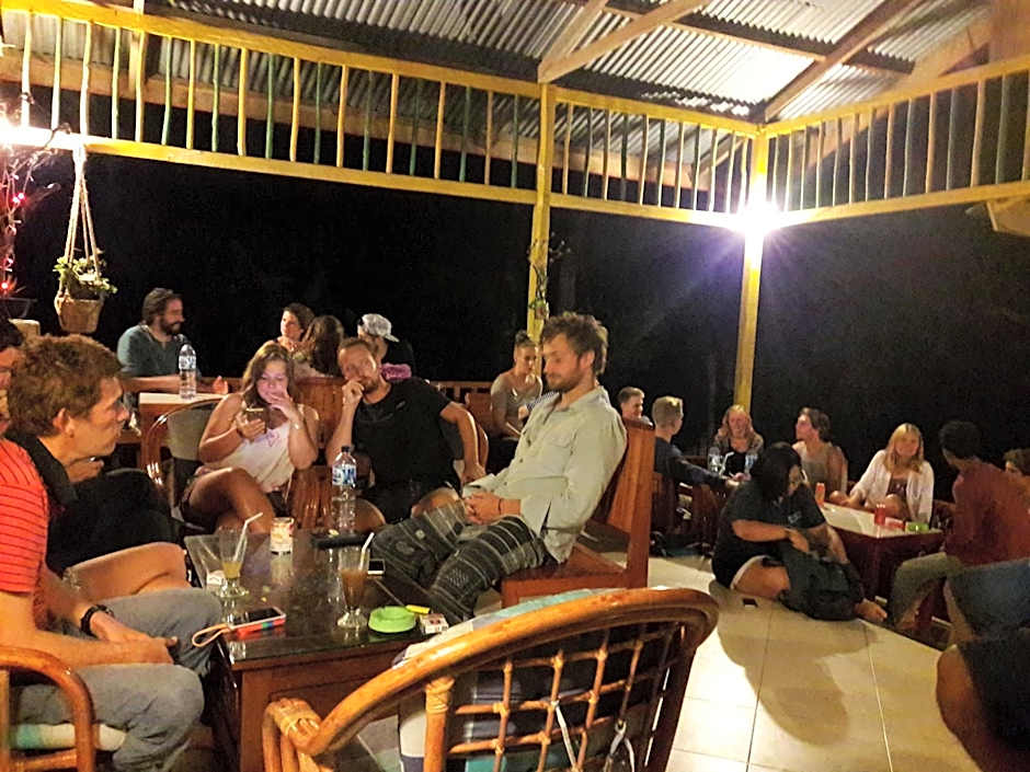 Olala Bungalows and Restaurant