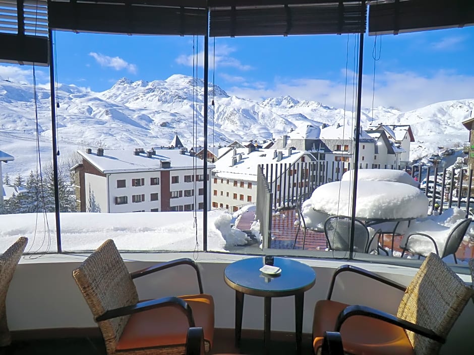 Fun Aragon Hills Hotel & Spa